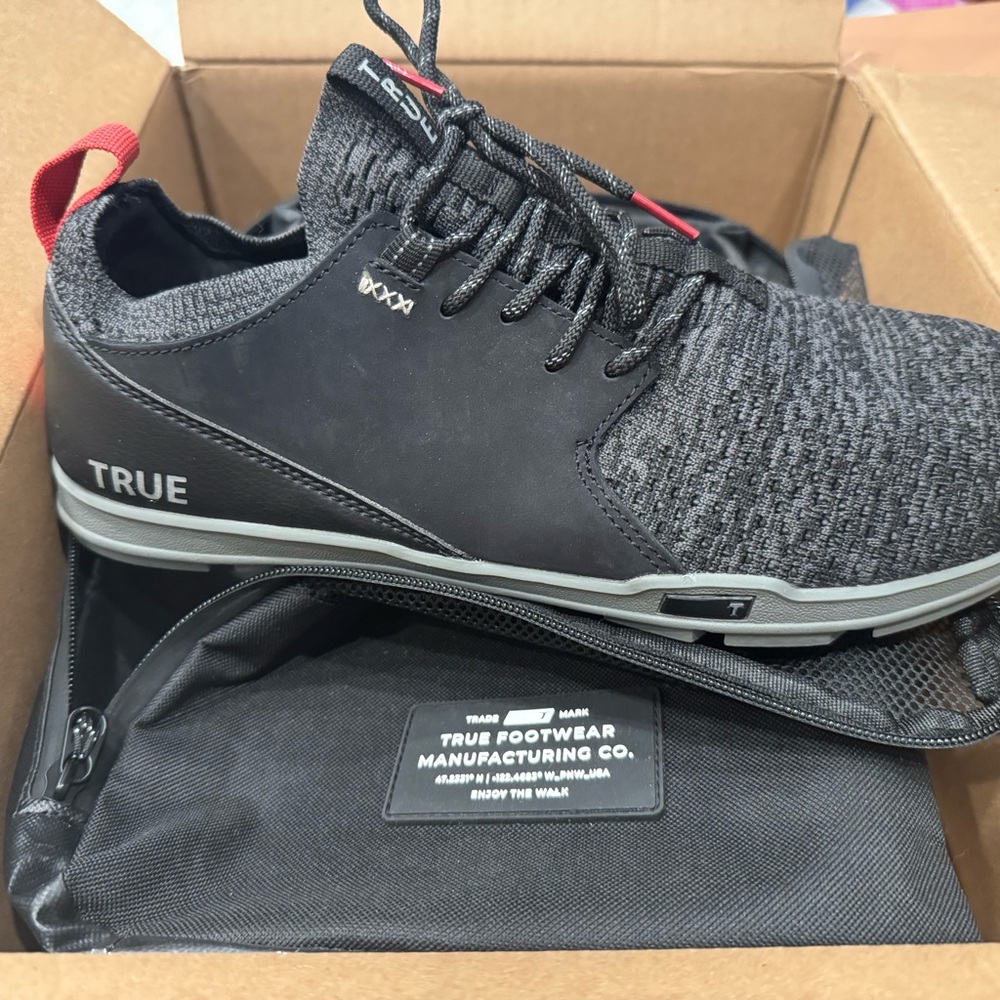 TRUE Athletic Golf Shoes - Black and Gray
